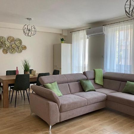 Noemi Apartman Hajduszoboszlo Ngoại thất bức ảnh