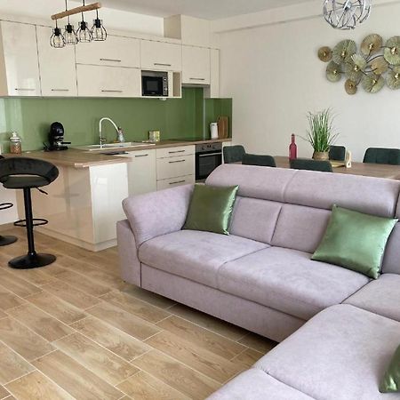 Noemi Apartman Hajduszoboszlo Ngoại thất bức ảnh