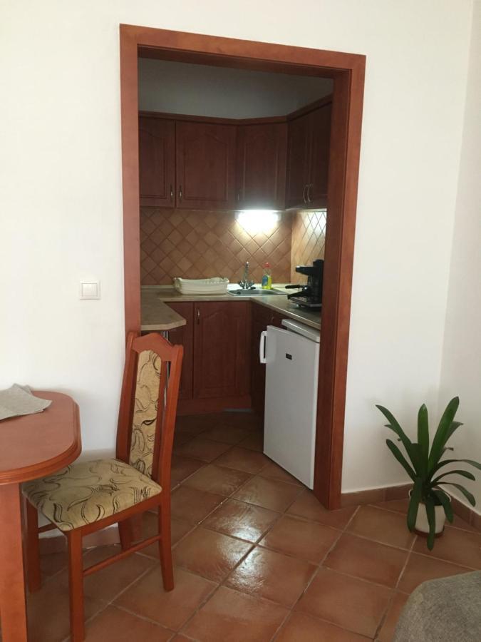 Noemi Apartman Hajduszoboszlo Ngoại thất bức ảnh
