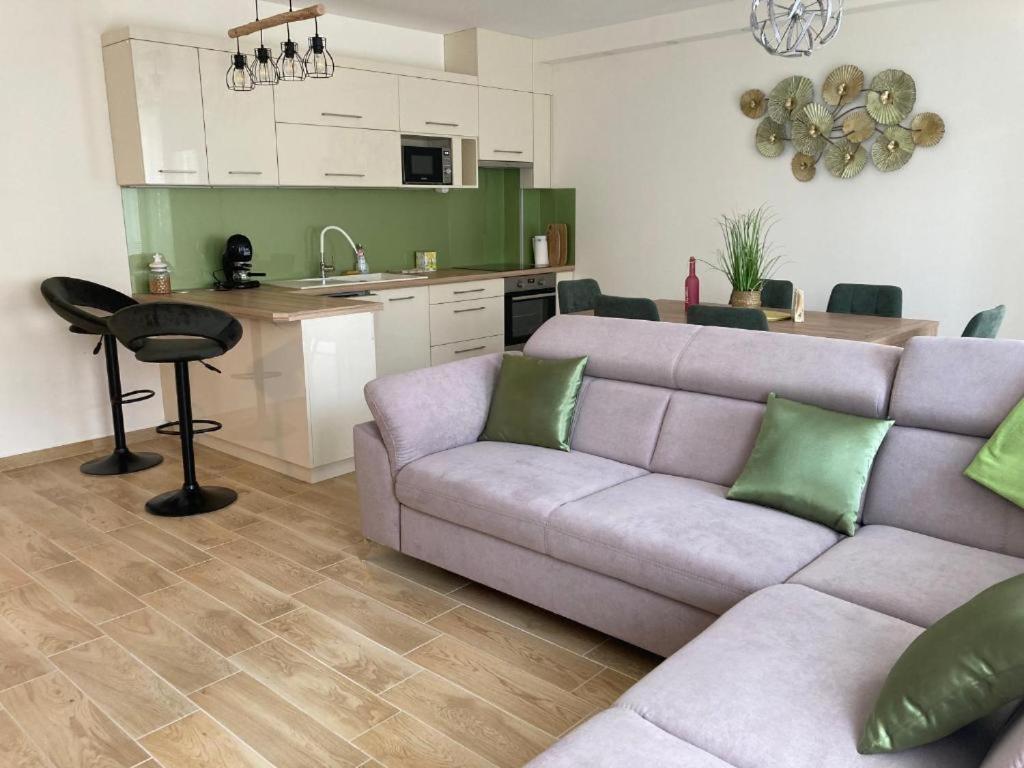Noemi Apartman Hajduszoboszlo Ngoại thất bức ảnh